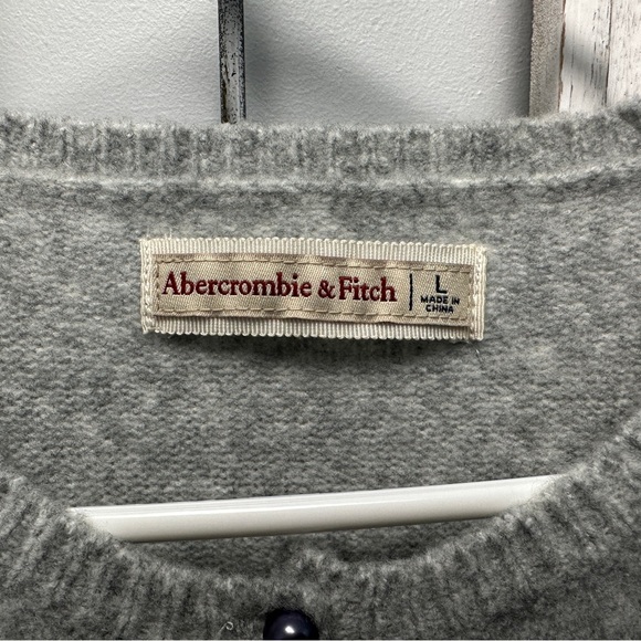 Abercrombie Fitch A&F Crew Neck Sweater Grey Gray Pearl Style Buttons Large L - Picture 4 of 6